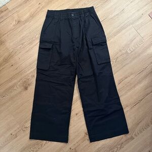 Old Navy Extra High-Waisted Super Wide-Leg Cargo Pants